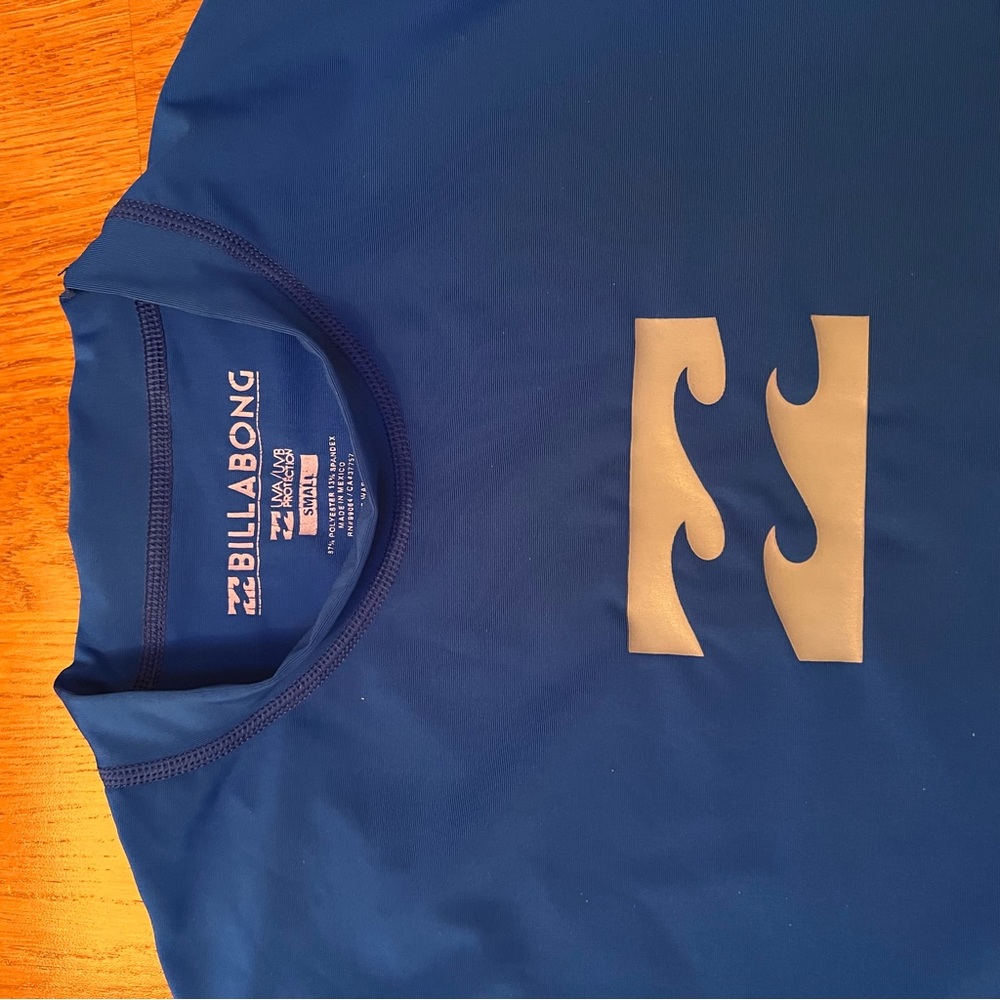 BNWT Billabong Rash-guard - Picture 2 of 6